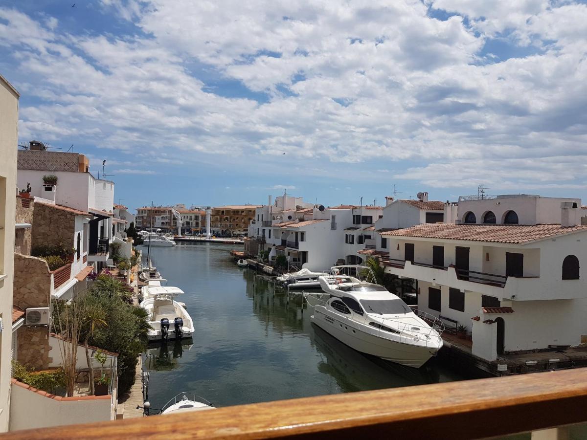Magnifico Apartamento Junto Al Canal Principal. Empuriabrava Exterior foto